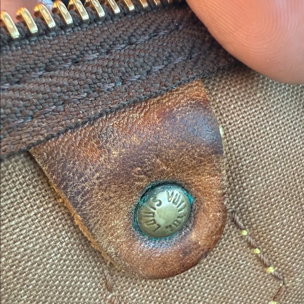 Authentic Vintage Speedy 40
